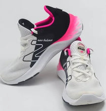 Load image into Gallery viewer, New Balance WROAVSW2
